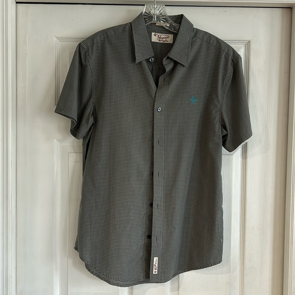 Men’s medium Penguin button down short sleeve shirt grey check pattern
